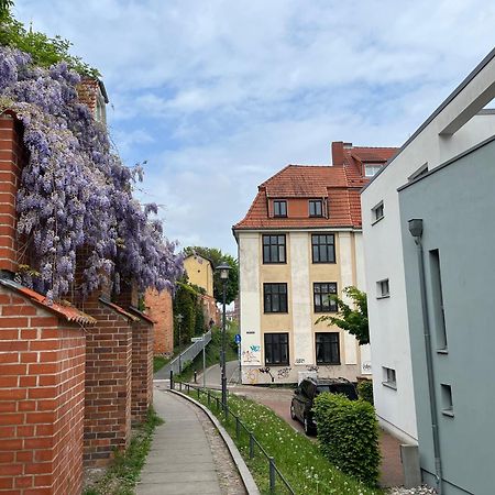 Ferienwohnung An Der Historischen Stadtmauer Rostock Exteriör bild
