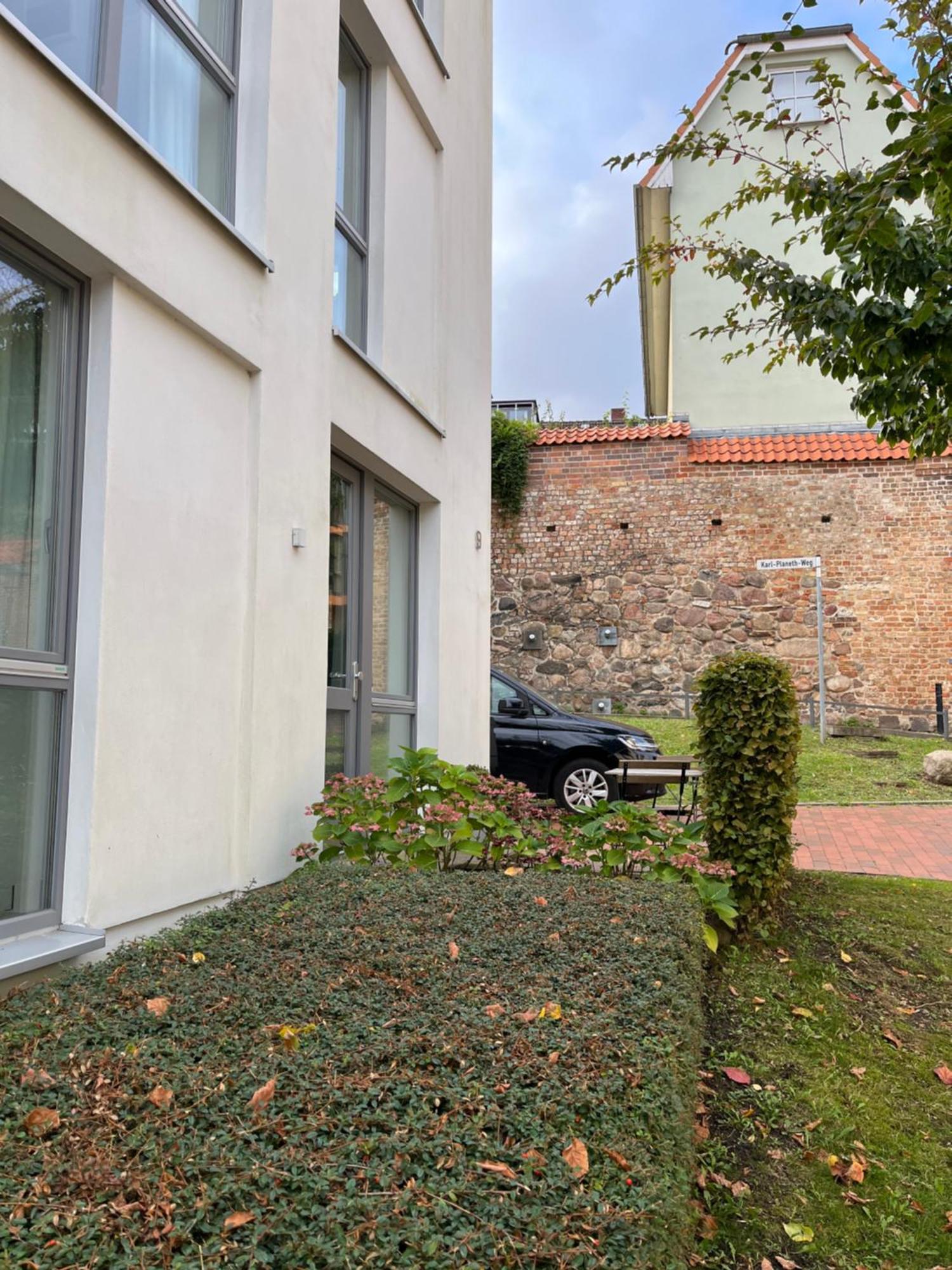 Ferienwohnung An Der Historischen Stadtmauer Rostock Exteriör bild