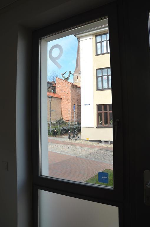 Ferienwohnung An Der Historischen Stadtmauer Rostock Exteriör bild