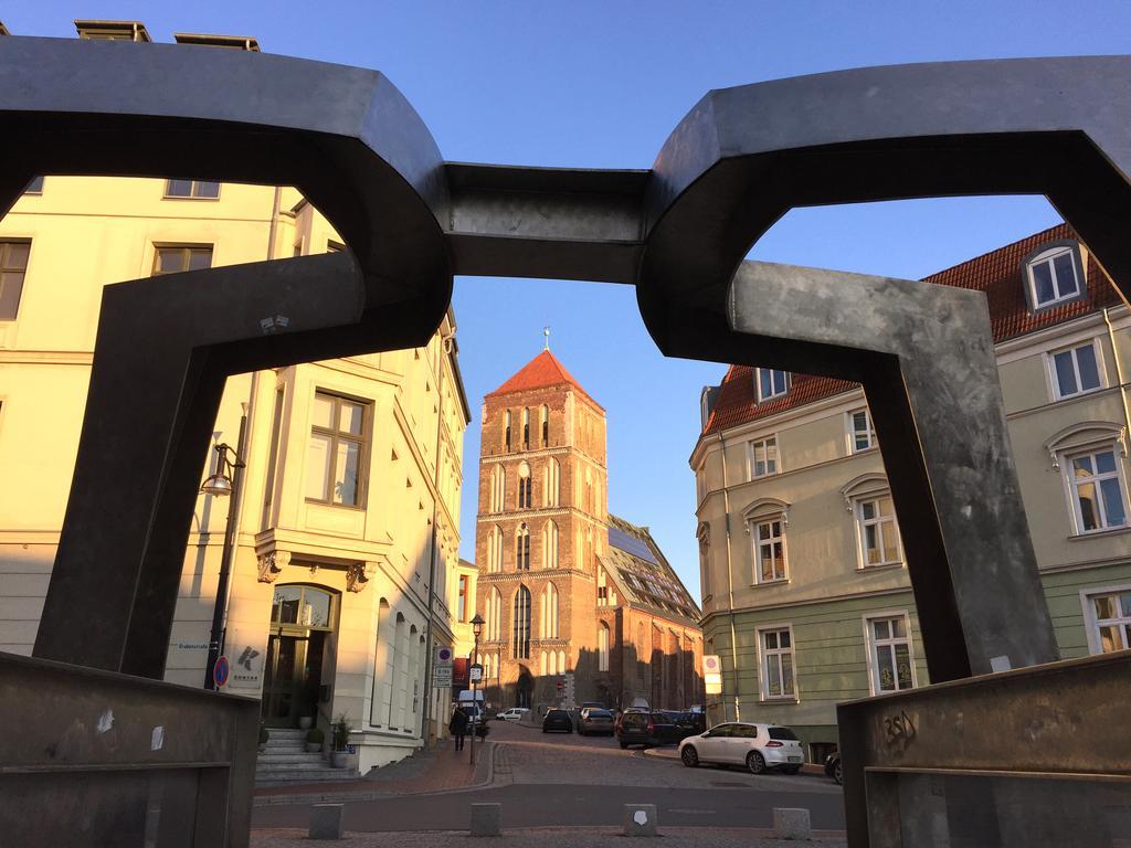 Ferienwohnung An Der Historischen Stadtmauer Rostock Exteriör bild