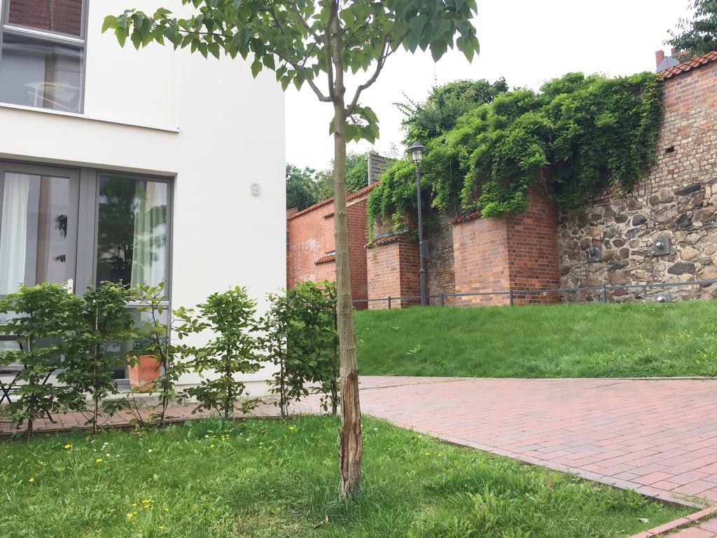 Ferienwohnung An Der Historischen Stadtmauer Rostock Exteriör bild