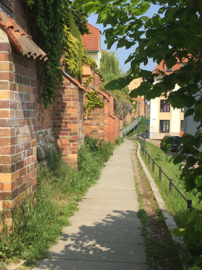 Ferienwohnung An Der Historischen Stadtmauer Rostock Exteriör bild